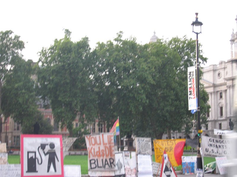 anti blair-bush-iraq war signs
