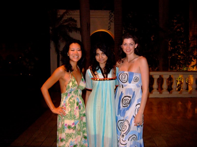 going out on the town, with Sooji and Kasia
