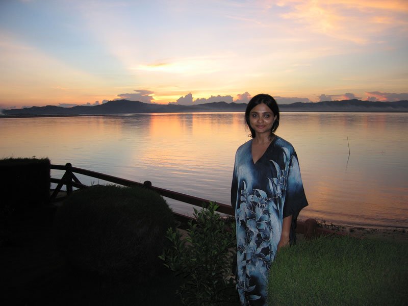 hanging out outside our bungalow, watching the sunset
