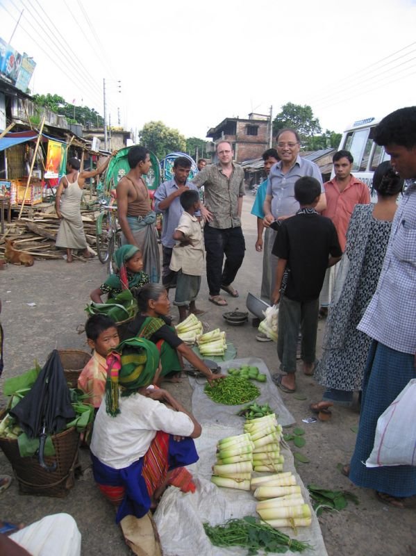 Chuck & Abbu checking out the market
