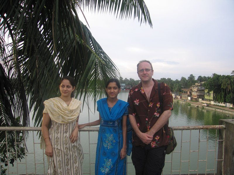 cousins with Chuck.  their roof was so nice to hang out on, especially with the big pond.  so relaxing after crazy busy Dhaka city!
