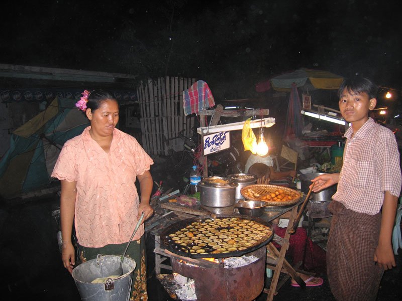 all kinds of interesting food at the fair
