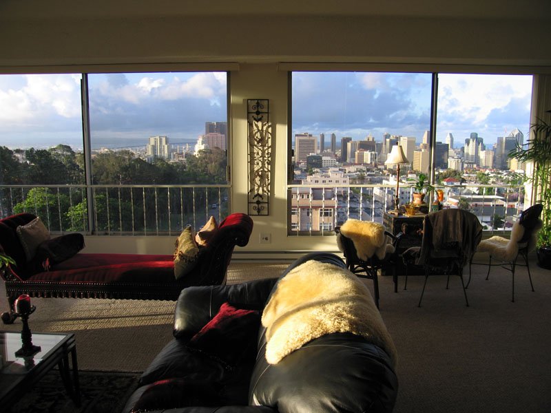 San Diego - Matt's apartment
This is where we stayed our first night in San Diego, at Chuck's friend Matt's apartment.  This is the living room with the fabulous views!
