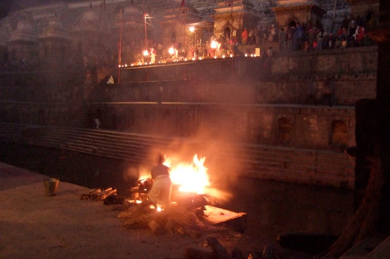 We went to Kathmandu's Pashupatinath temple at dusk, not expecting to really see much, everyone goes during the day. however, it turned out to be quite an amazing experience not possible to convey in these photos
